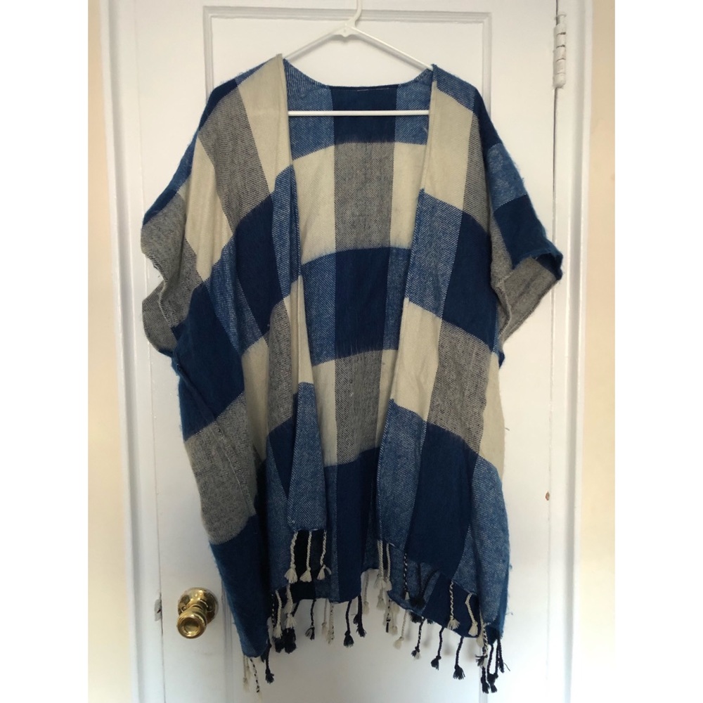 Lou and grey poncho